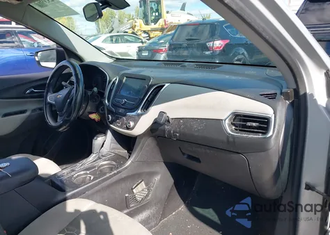 2018 Chevrolet Equinox Ls z USA, uszkodzony, nr VIN 2GNAXREV2J6152855